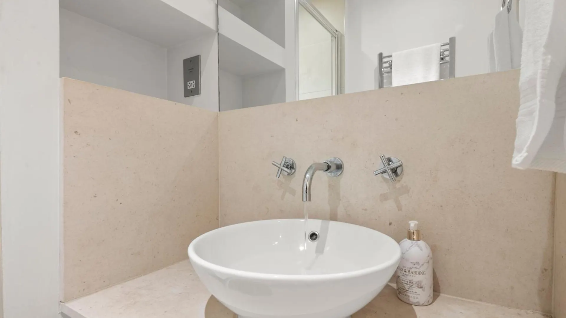 Londwell, Canary Wharf River Thames Balcony Penthouse London 0*,